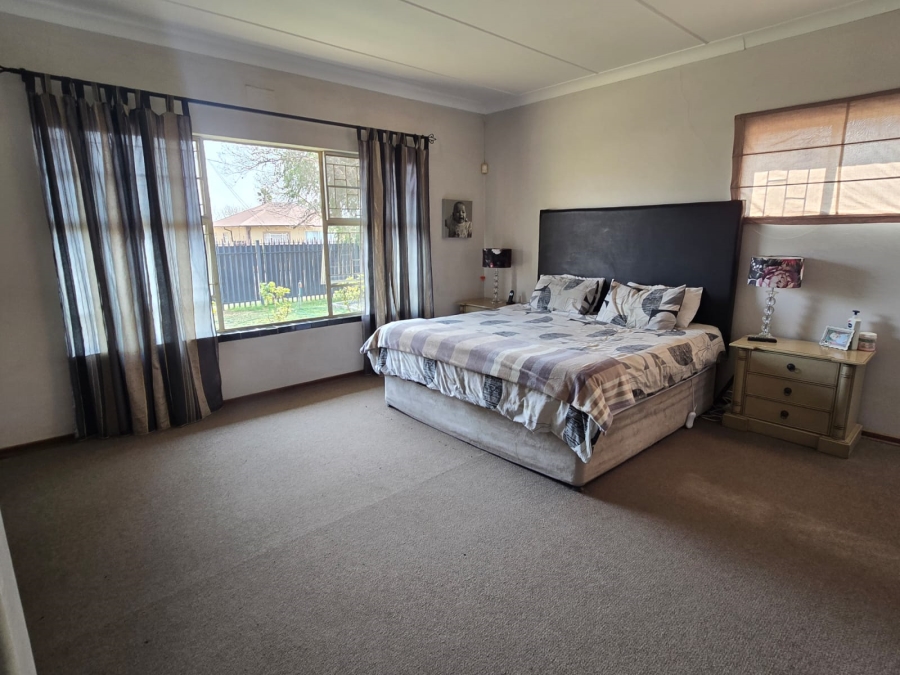 4 Bedroom Property for Sale in Parys Free State
